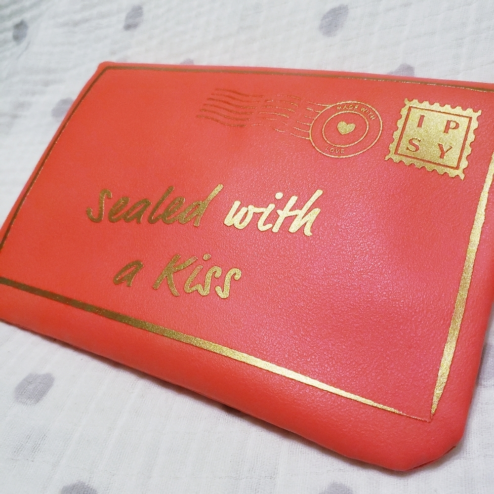 Ipsy Sealed With A Kiss Envelope Bag. NWOT